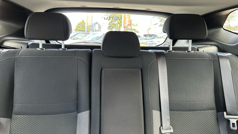 Nissan Qashqai 1.3 DiG-T N-Connecta 5dr Petrol Hatchback